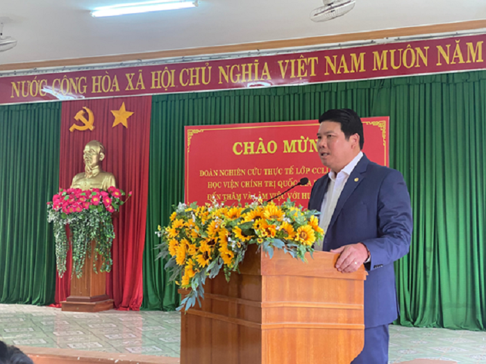 lam viec voi doan nghien cuu hoc vien HCQG 4